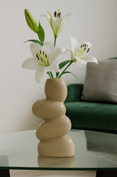 Modern Pebble Stone Decor Vase – Stylish Resin Vase for Home Decor