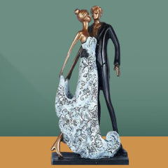 )Handicrafts Romantic Love Couple Statue Decorative Showpiece Valentine Gift for Boyfriend Girlfriend Husband Wife