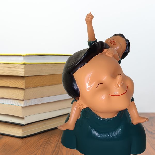 Father-Daughter Resin Showpiece ??Handicraft Figurine | Emotional Bond Sculpture | Father Carrying Daughter on Back | Home Decor Gift Father's Day Spical.